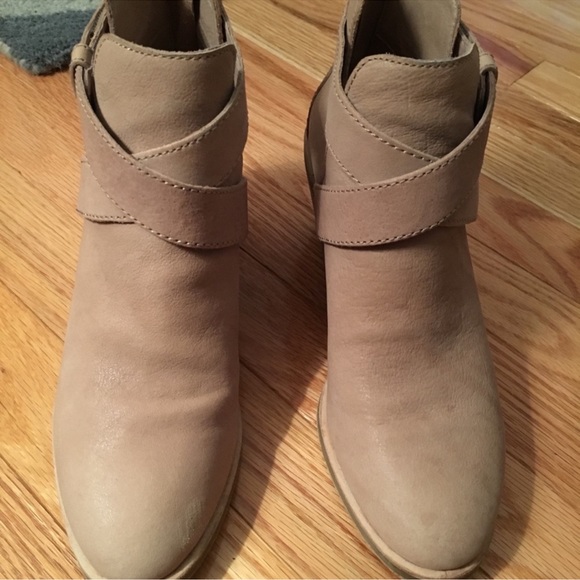 Eileen Fisher ankle boots - Picture 3 of 4